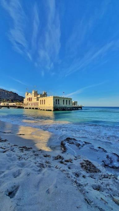 Apartment By The Sea Mondello Beach Palermo Esterno foto
