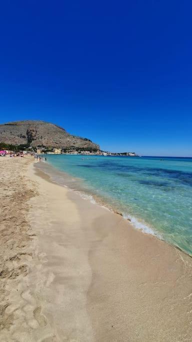 Apartment By The Sea Mondello Beach Palermo Esterno foto