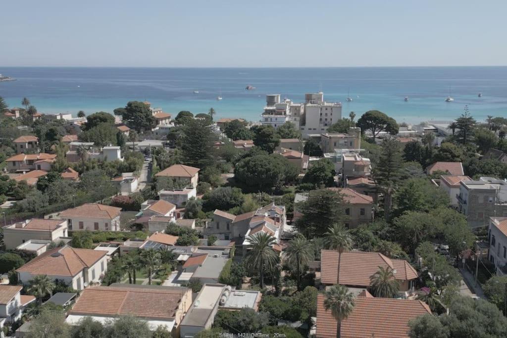 Apartment By The Sea Mondello Beach Palermo Esterno foto