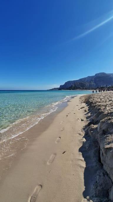 Apartment By The Sea Mondello Beach Palermo Esterno foto